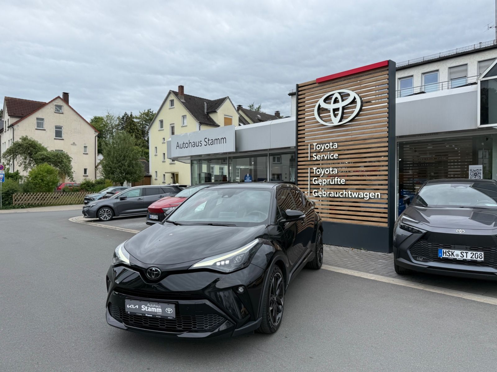 Toyota C-HR Hybrid GR Sport Black - Samsaru's Car Outlet