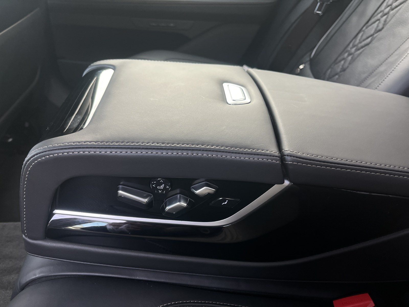 BMW 740d xDrive Limousine M Sportpaket Head-Up DAB