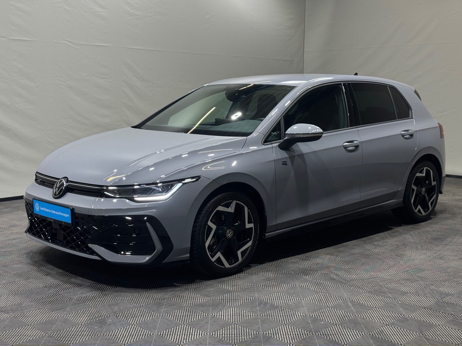 Volkswagen Golf R-Line 1.5 eTSI DSG | LED NAVI 360°KAMERA