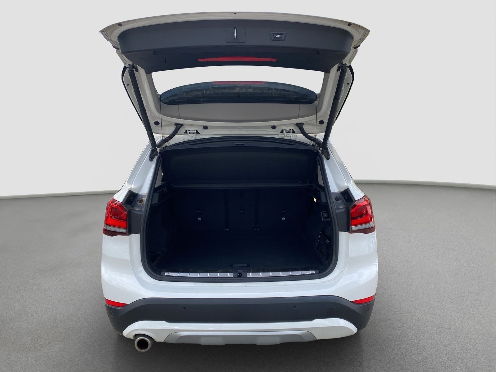 BMW X1 xDrive25e xLine - Samsaru's Car Outlet