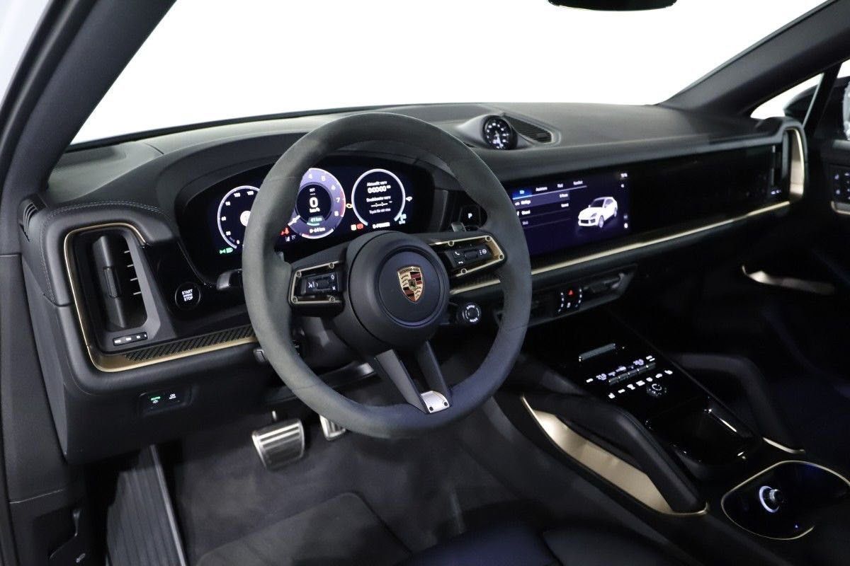 Porsche Cayenne Coupe E-Hybrid 470HP PASS-DISPLAY *VAT*