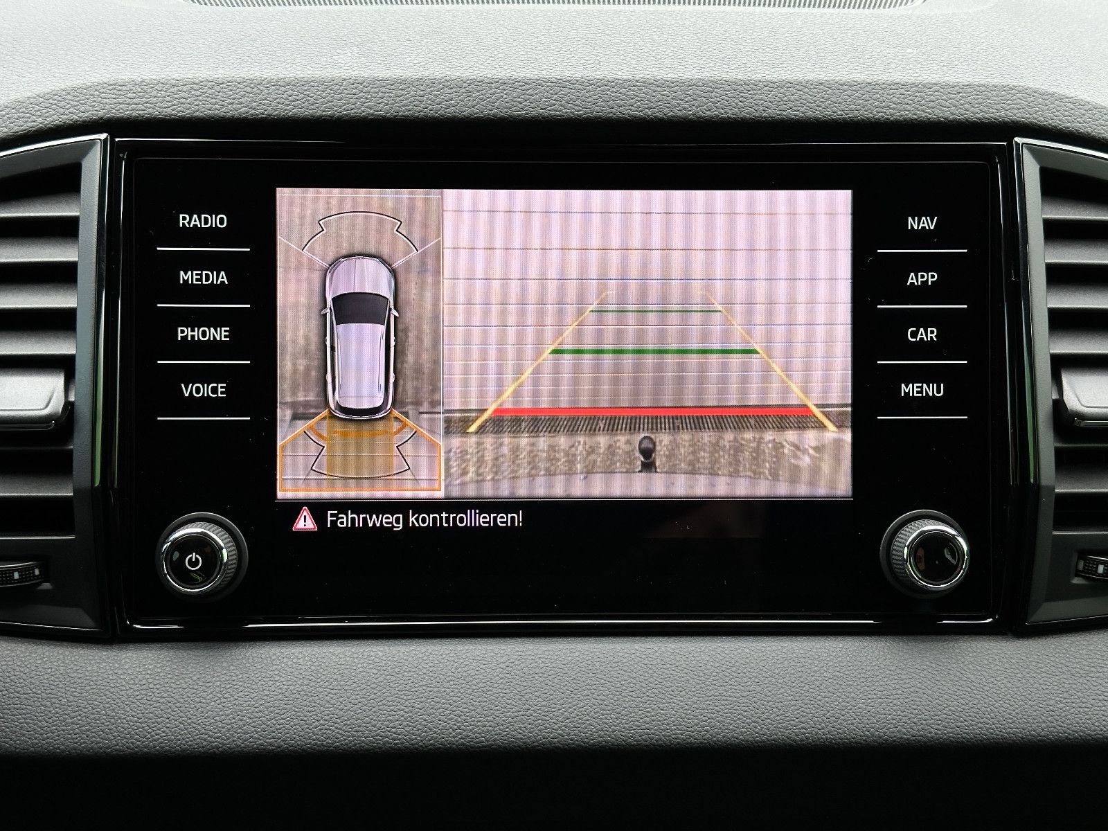 Skoda 150PS 4x4 DSG Sportline Side Assist eHK LM19"AHK