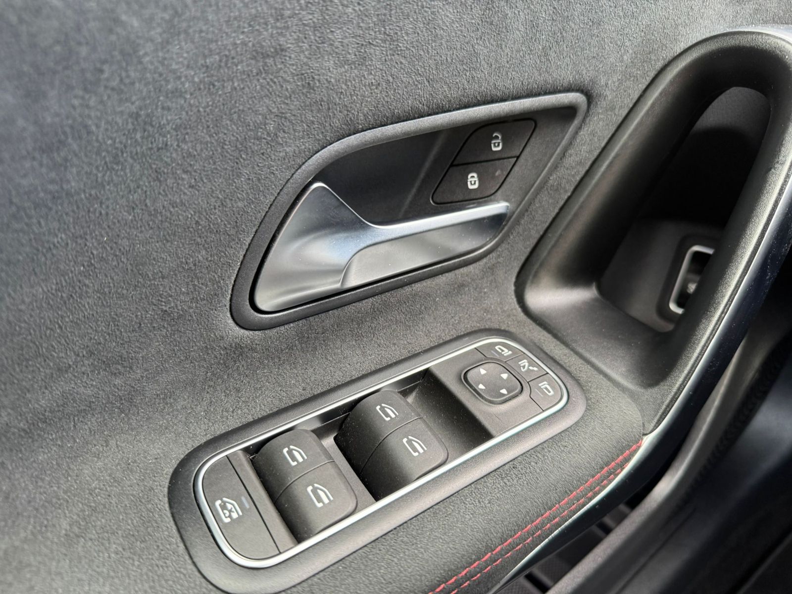 Mercedes-Benz A-Klasse Limousine 250 4Matic AMG-Line - Samsaru's Car Outlet
