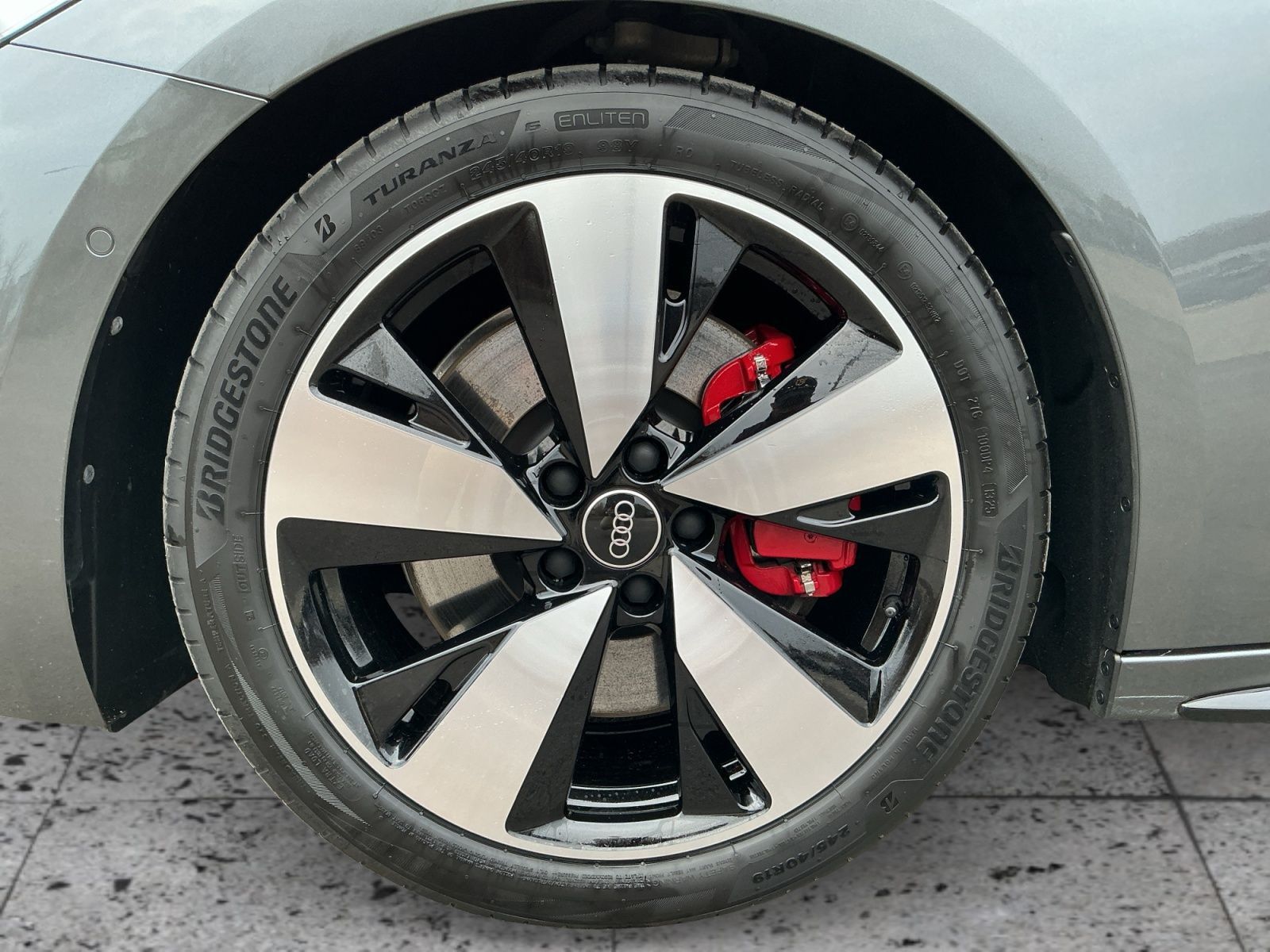 Audi A5 Avant e-hybrid 220kW S-LINE MATRIX+B&O+PANO