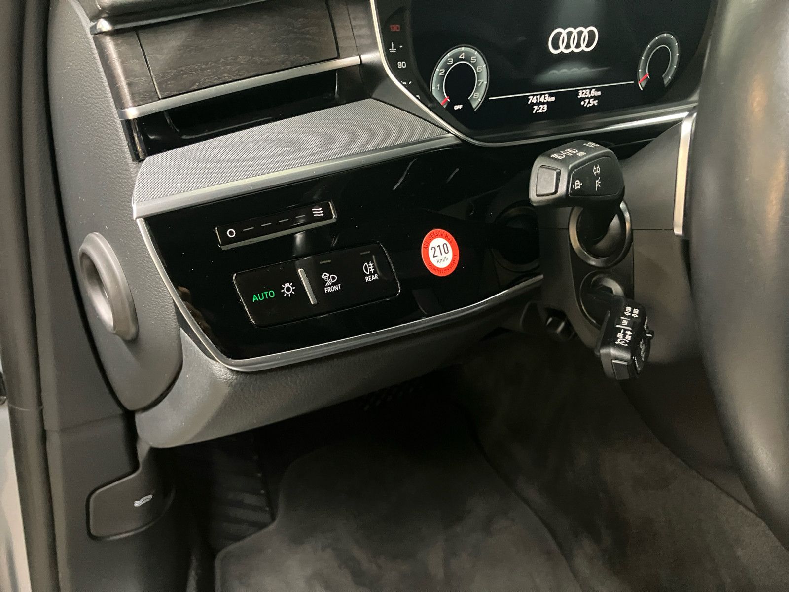 Audi A8 L 60 TFSI quattro - Samsaru's Car Outlet