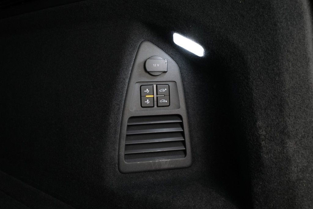Volkswagen Touareg 3.0TDI R-Line BlackStyle Pano 360° Dynau