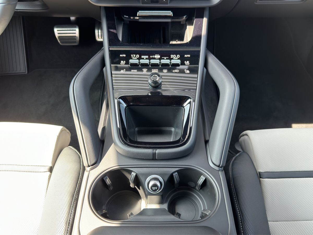 Porsche Cayenne S E-Hybrid | Hinterachslenkung | PDCC |