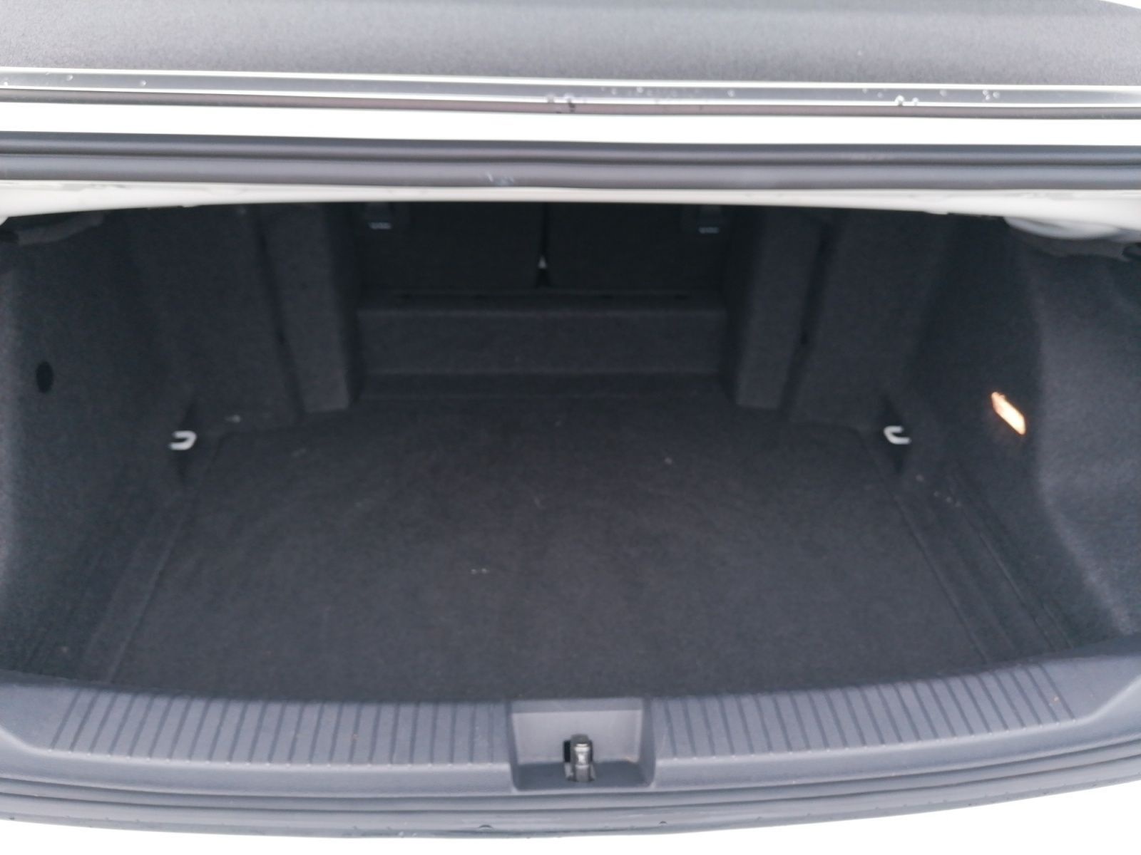 Volkswagen T-Roc 1.5TSI R-Line - Samsaru's Car Outlet