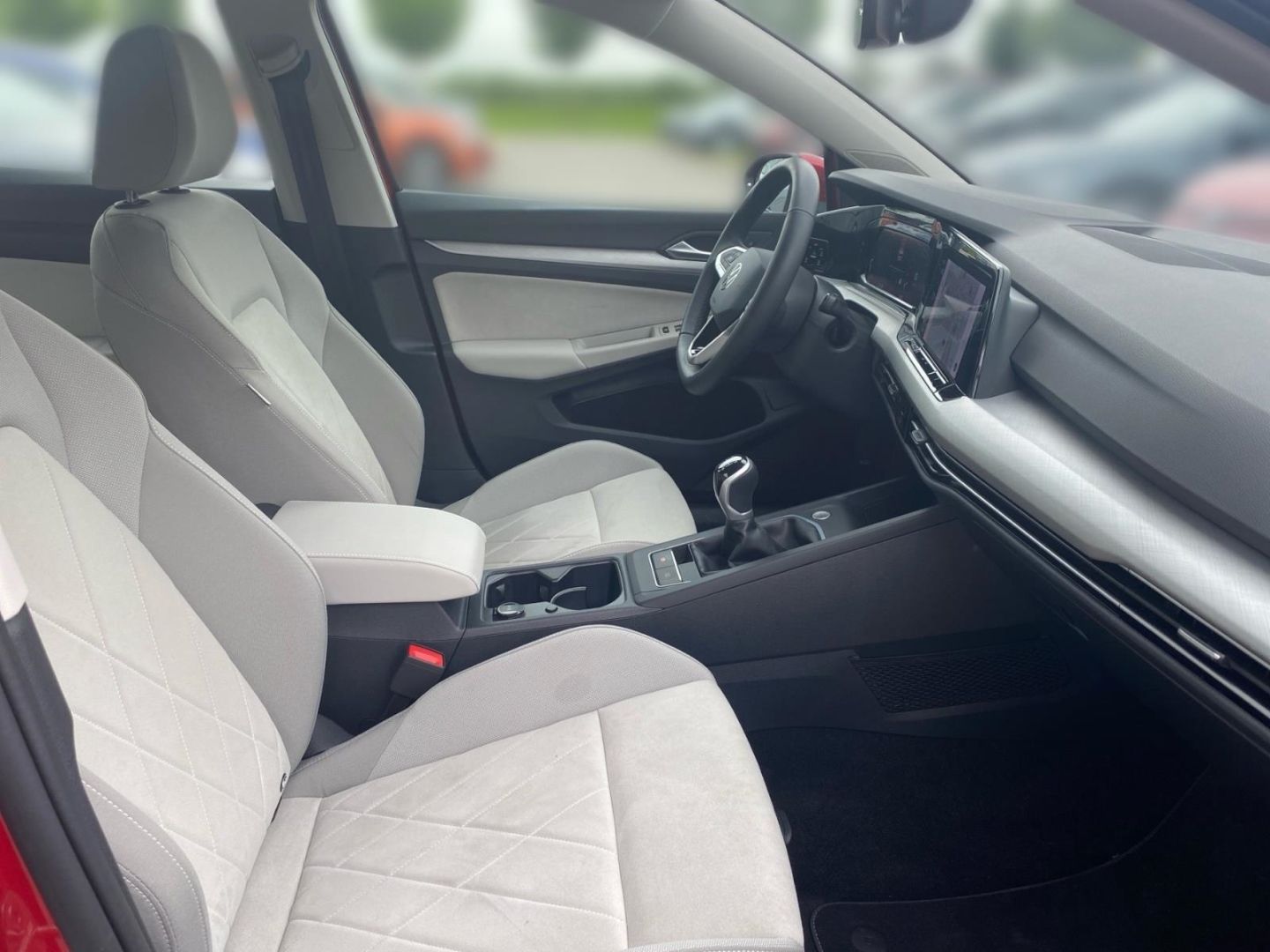 Volkswagen Golf 8 VIII Life 1.5 TSI - Samsaru's Car Outlet