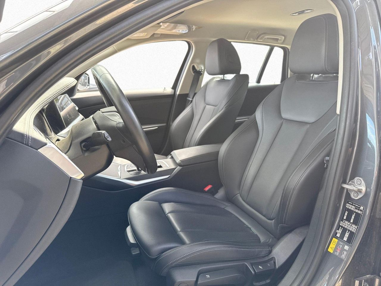 BMW 330e Touring Aut. Luxury Line - Samsaru's Car Outlet