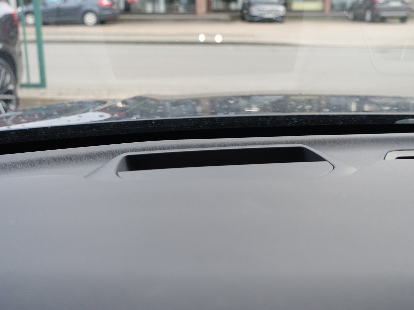 Volvo XC60 Plus B5 AWD Mild-Hybrid/Dark/FourC/AHK/H&K