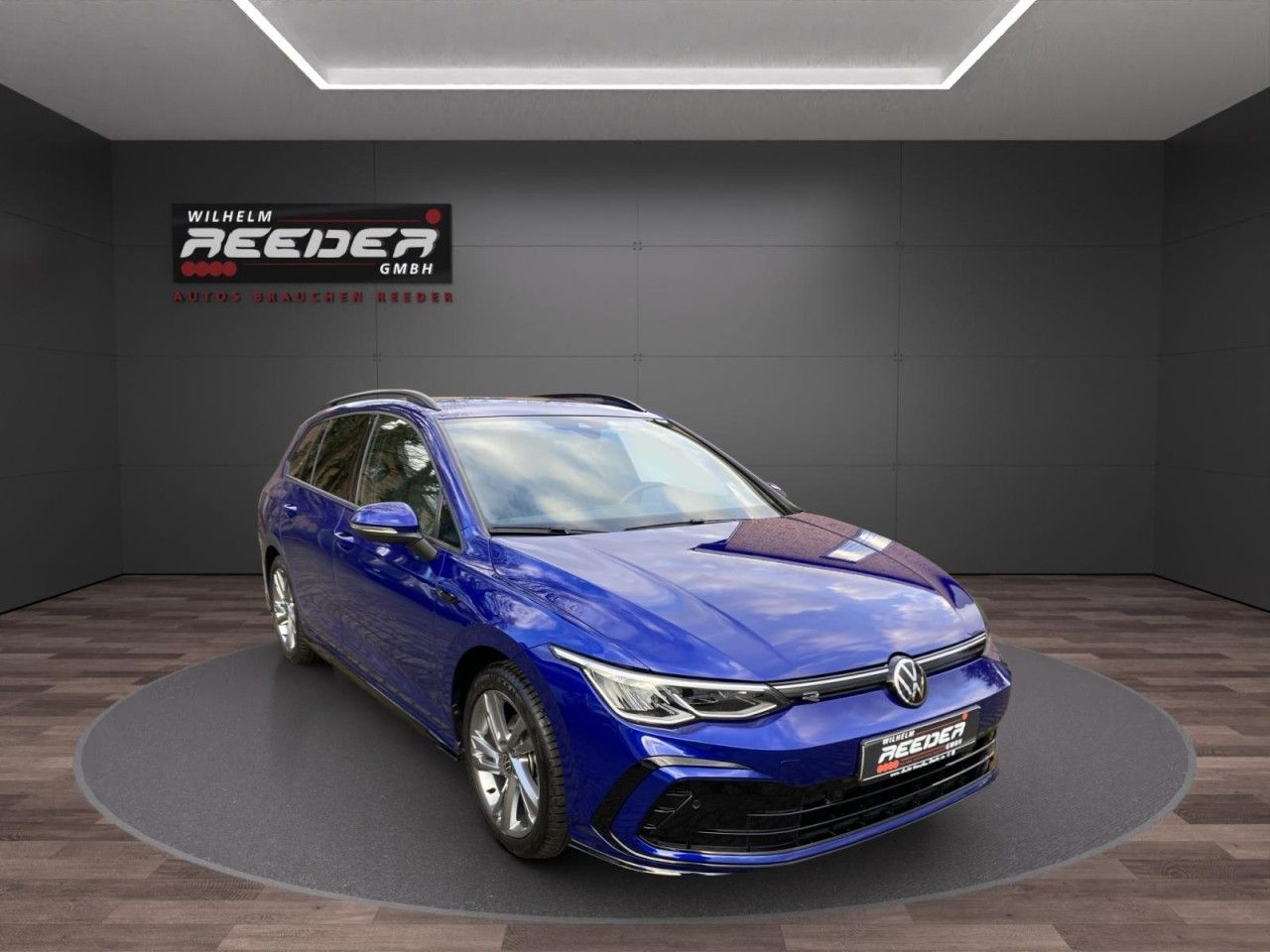 Volkswagen Golf VIII 1.5 eTSI DSG R-Line - Samsaru's Car Outlet
