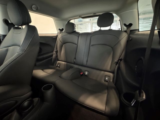MINI Cooper S - Samsaru's Car Outlet