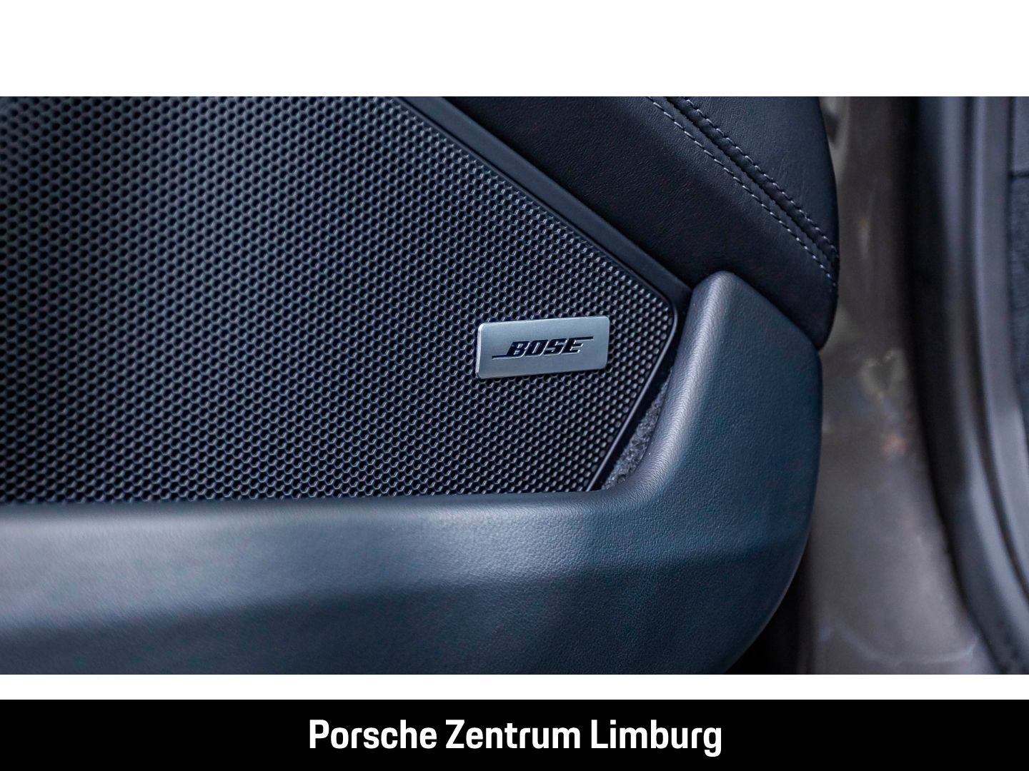 Porsche 992 911 Carrera 4 GTS Cabriolet LiftsystemVA LED