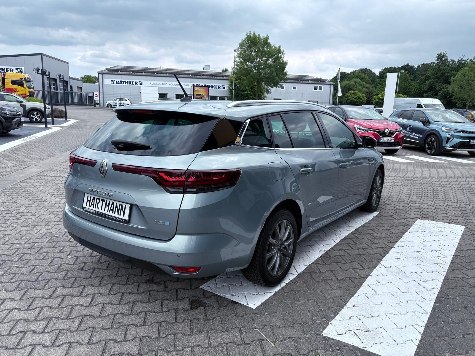 Renault Megane Grandtour ZEN E-TECH Plug-in - Samsaru's Car Outlet