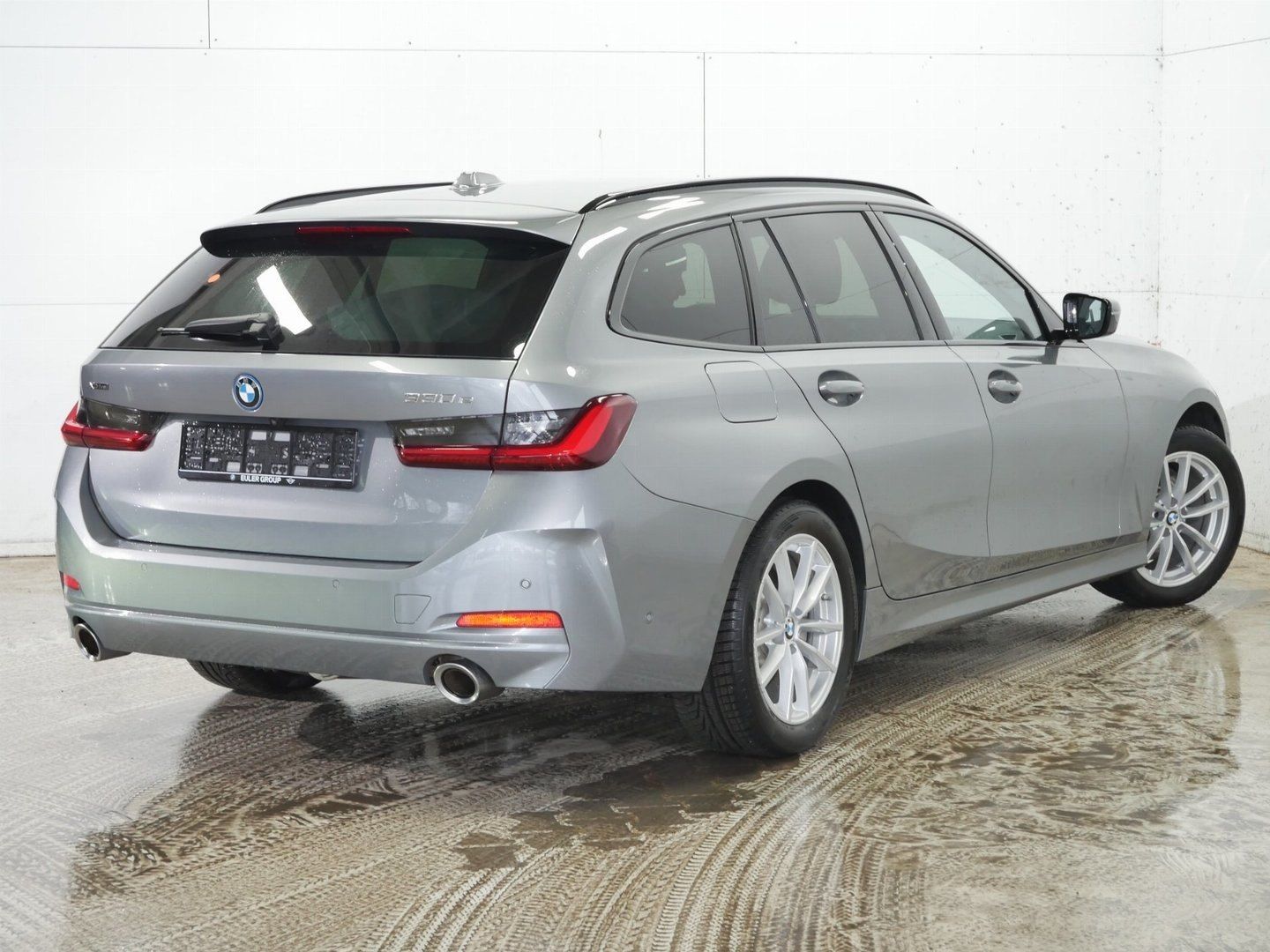 BMW 330e xDrive Touring