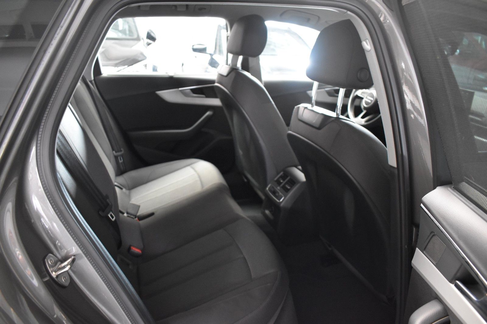 Audi A4 Avant 40 TFSI advanced - Samsaru's Car Outlet