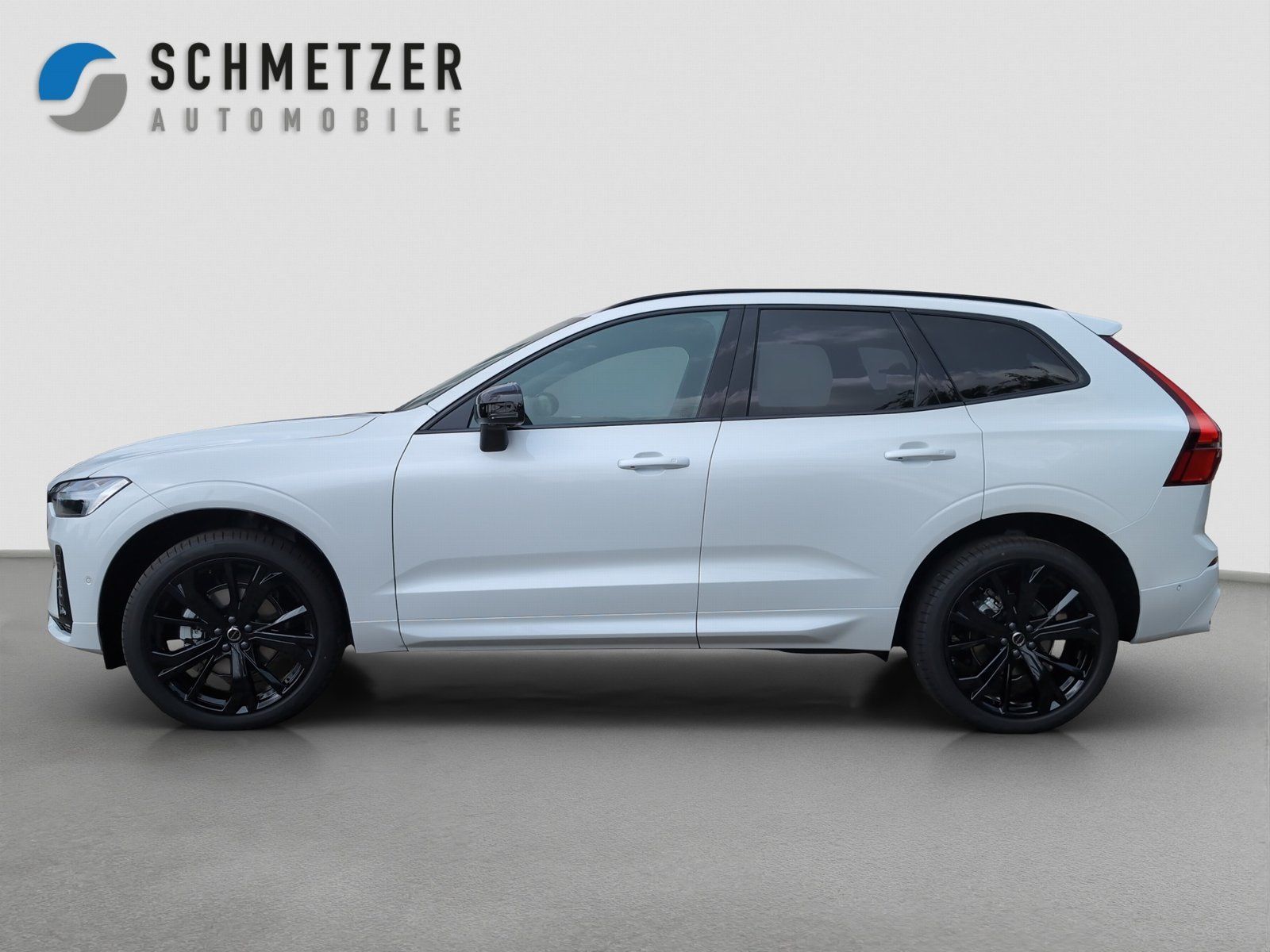 Volvo XC60 Black Edition B5 AWD Plus - Samsaru's Car Outlet