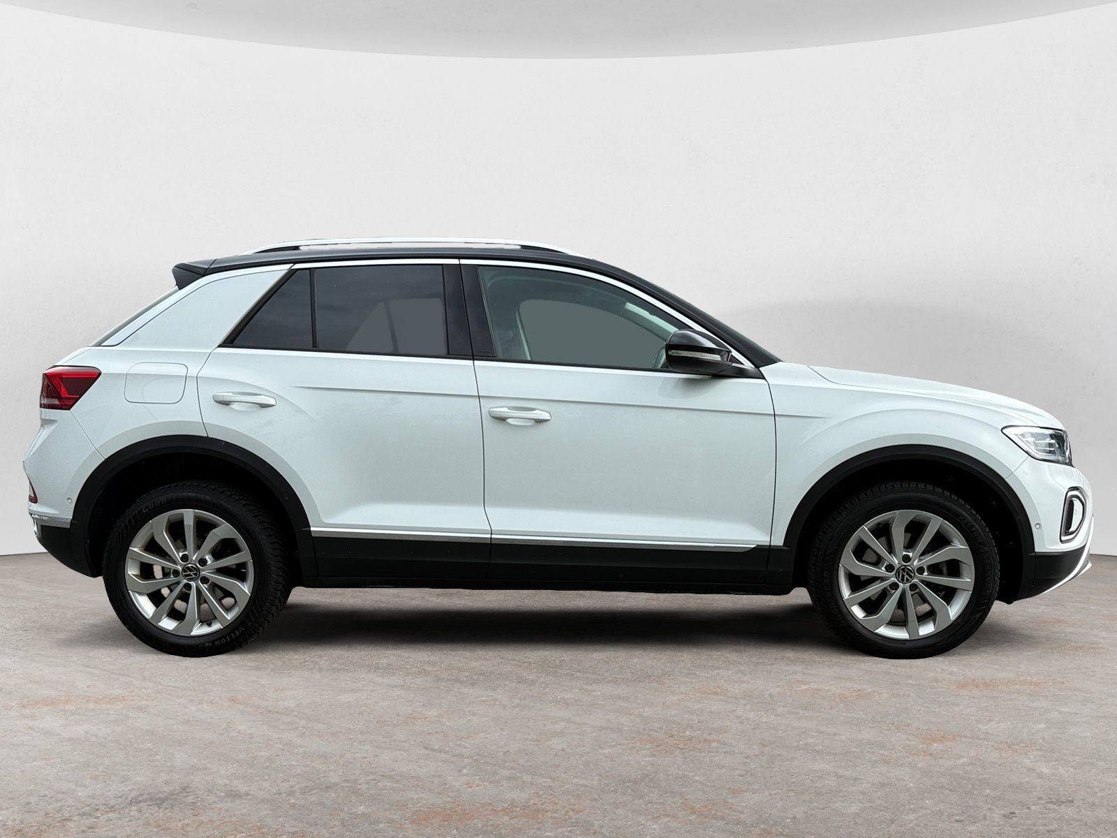 Volkswagen T-Roc 1.5 TSI DSG Facelift Style - Samsaru's Car Outlet