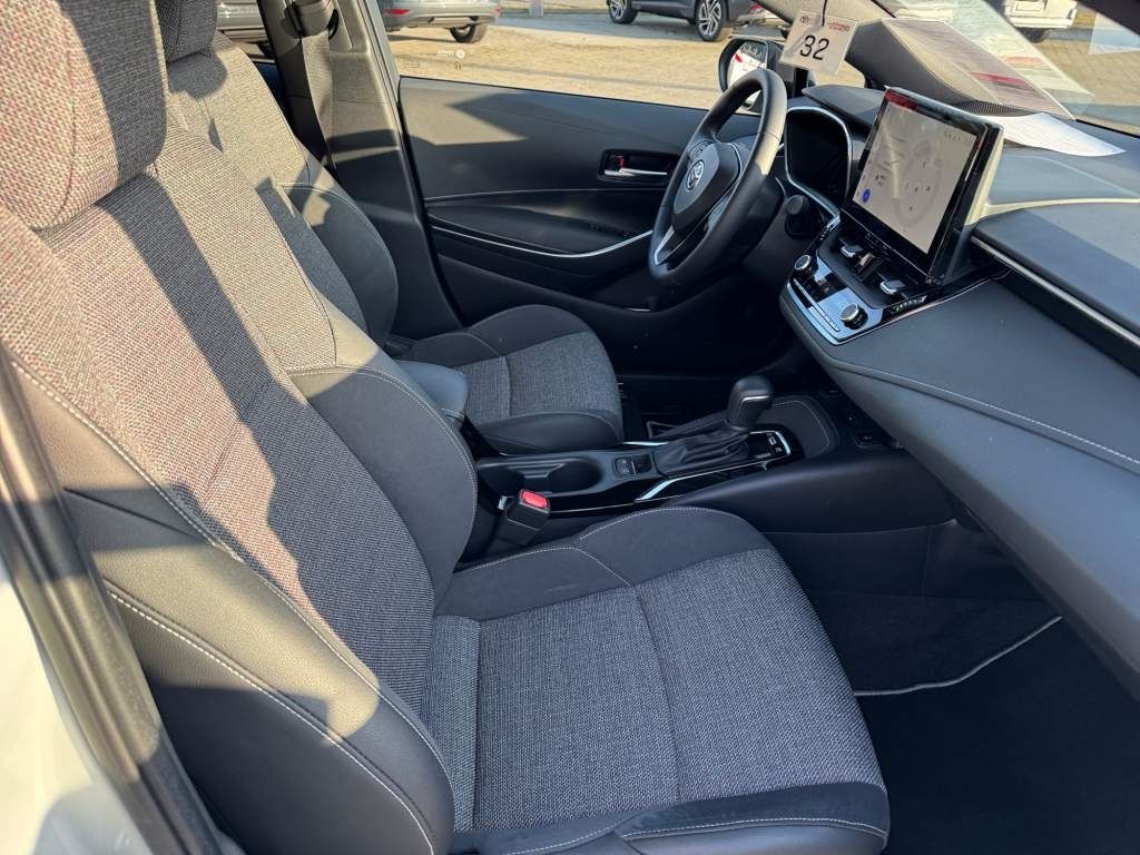 Toyota Corolla Touring Sports 2,0 Hybrid Teamplayer Nav