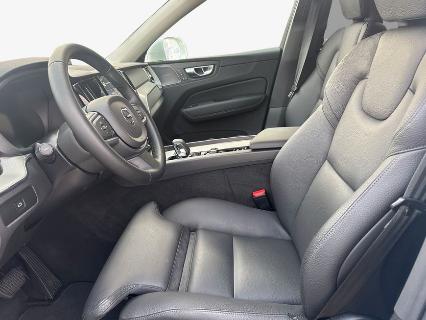 Volvo XC60 B5 B AWD Core GJR SiH AHK FIS WINTER LED