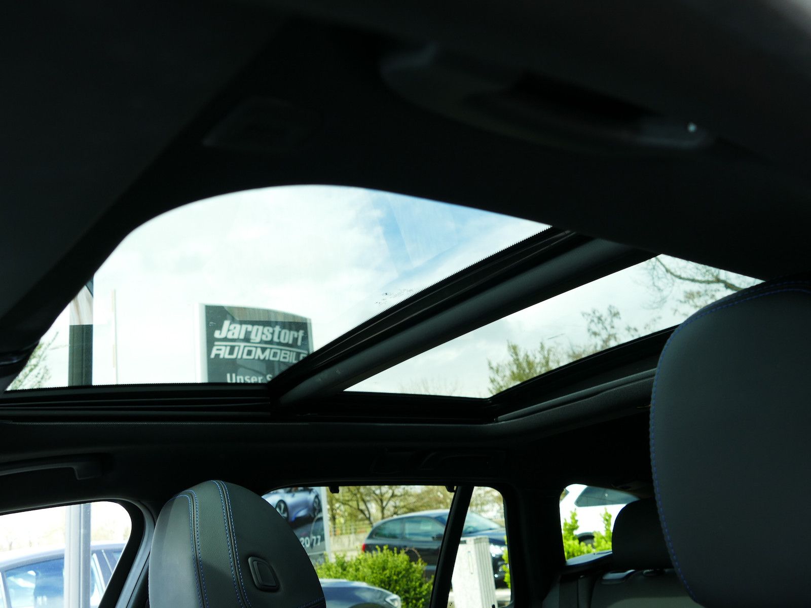 BMW 318i Touring M Sport Pano HUD ACC AHK 360°Kam