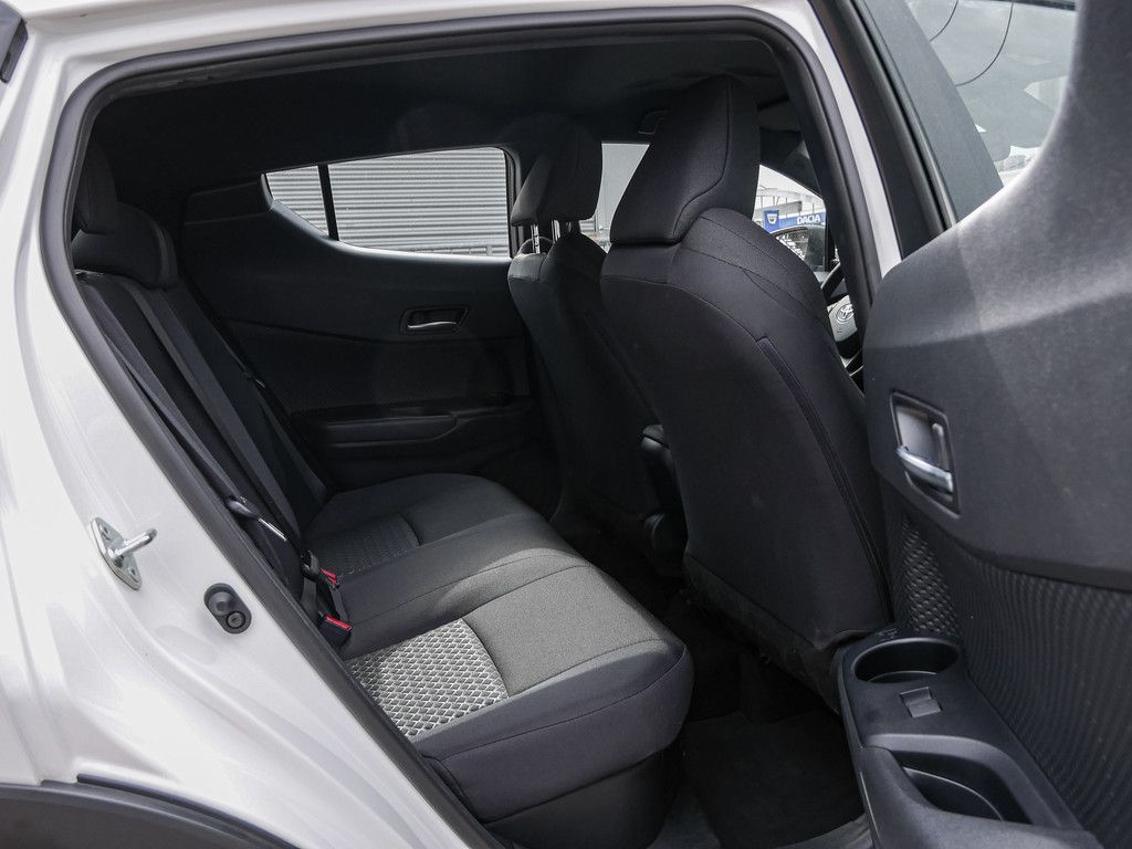 Toyota C-HR HYBRID Flow - Samsaru's Car Outlet
