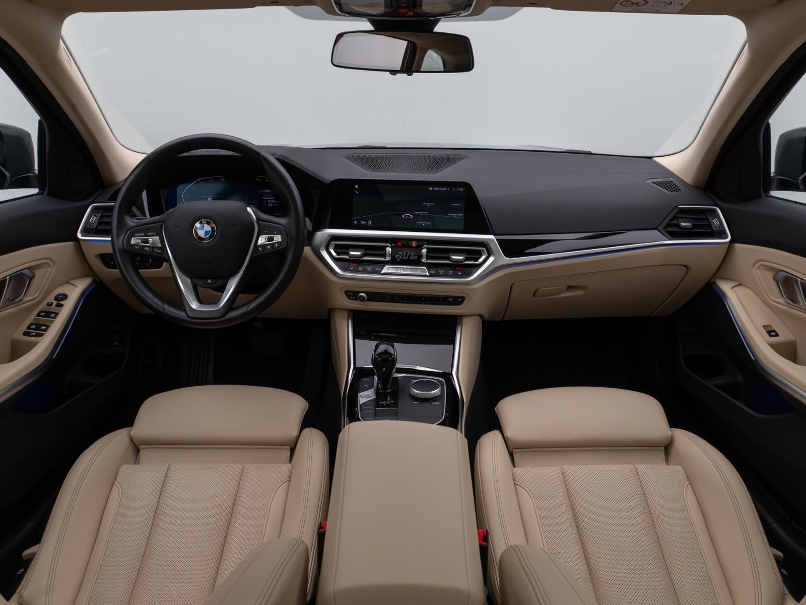 BMW 320d xD Luxury Line - Samsaru's Car Outlet