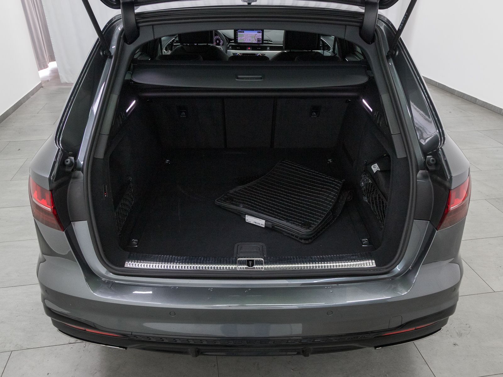Audi A4 Avant 40 TFSI Q 2x S LINE MATRIX AHK LM19 KAM