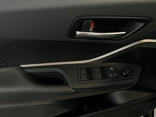 Toyota C-HR Hybrid Flow - Samsaru's Car Outlet