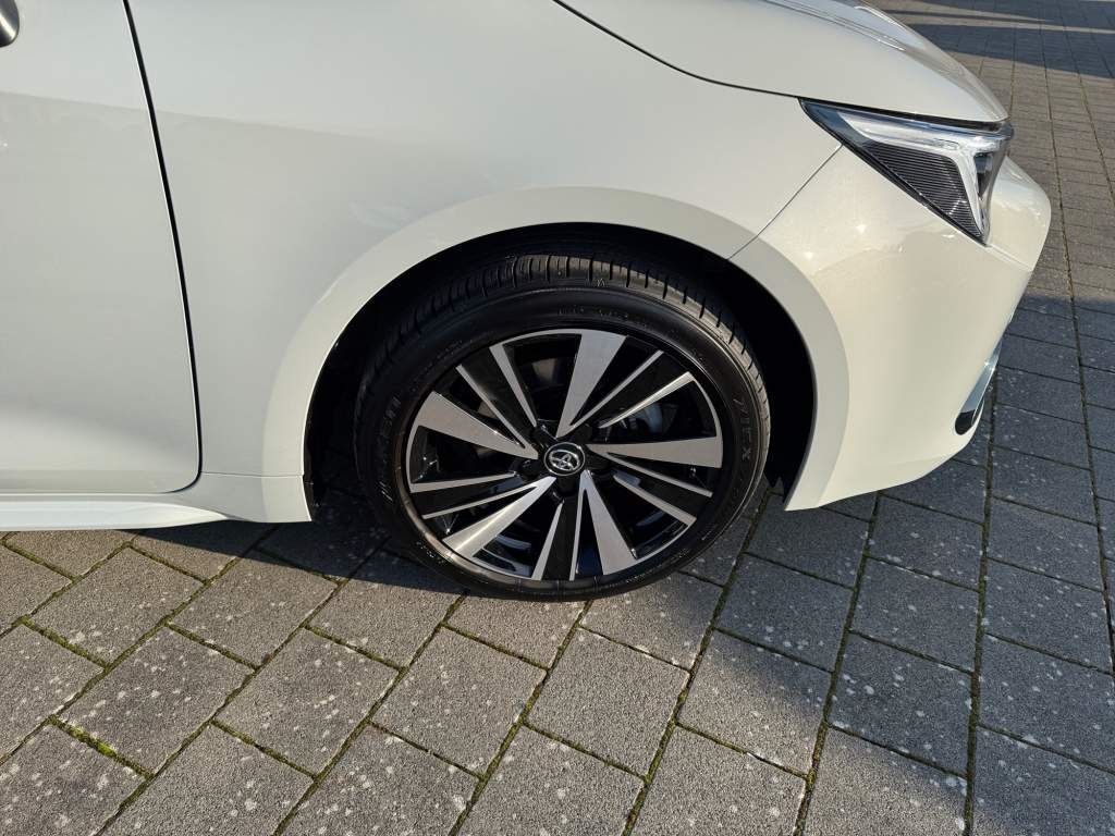 Toyota Corolla Touring Sports 2,0 Hybrid Teamplayer Nav