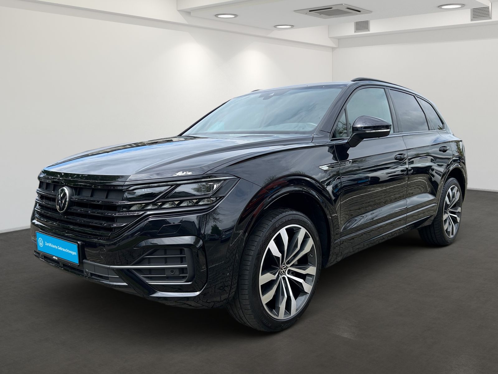 Volkswagen Touareg 3.0 TDI 4M R-Line - Samsaru's Car Outlet
