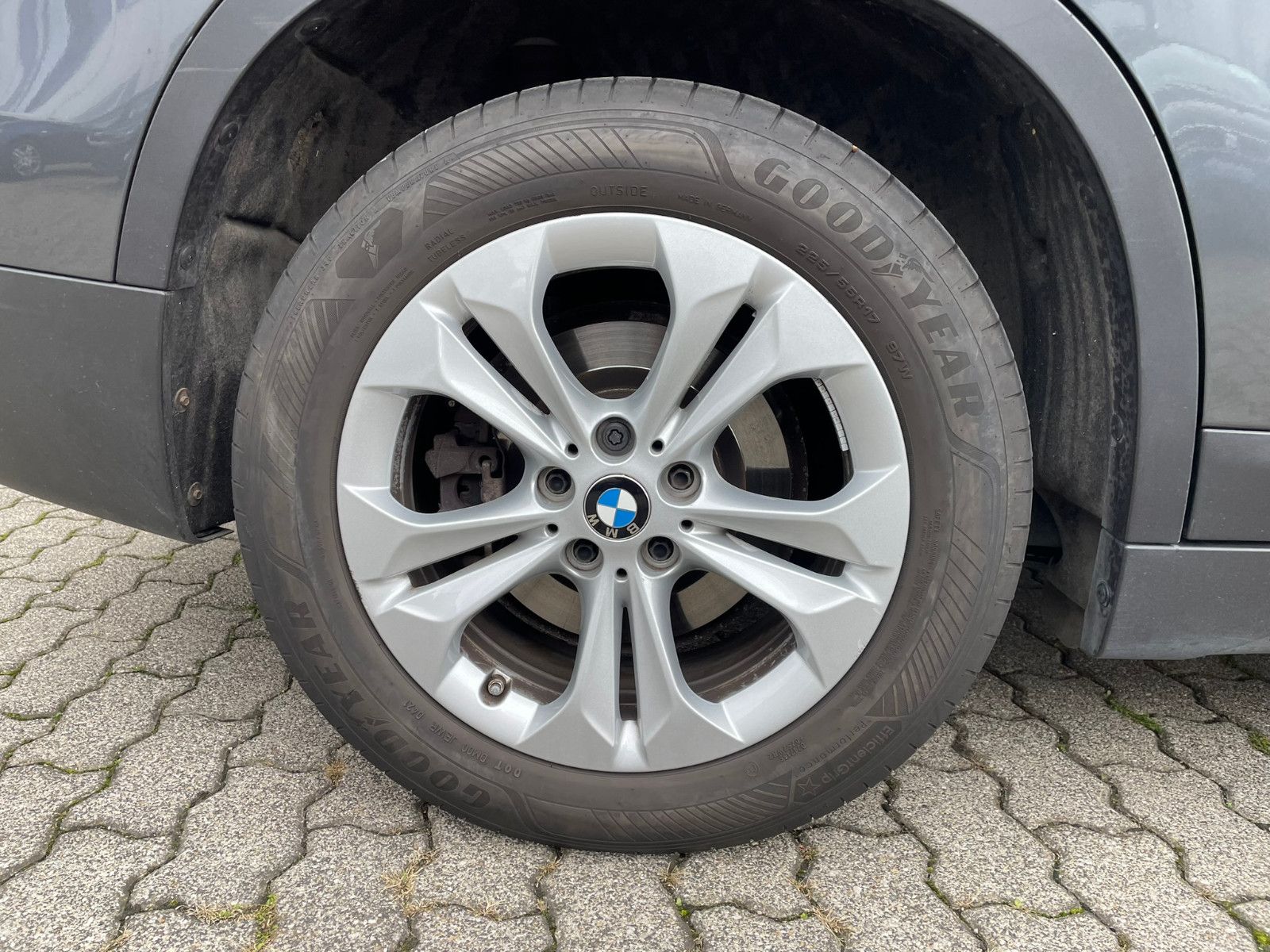 BMW X1 xDrive 25 e Advantage Automatik - Samsaru's Car Outlet