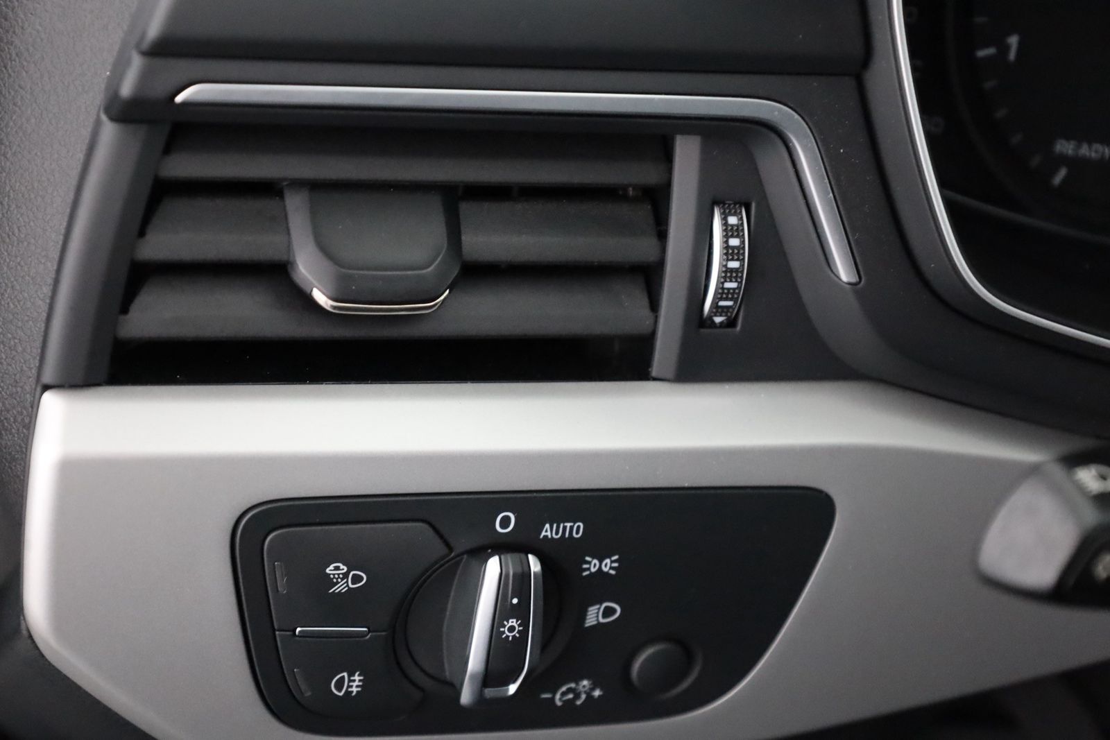 Audi A4 Avant 30 TDI S-Tronic - Samsaru's Car Outlet
