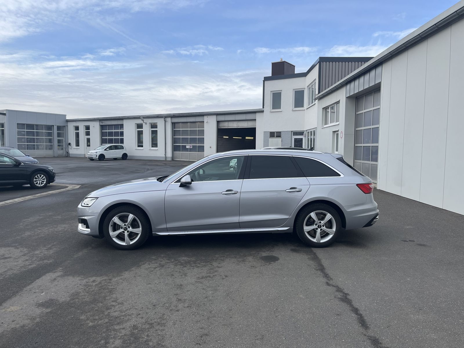 Audi A4 Avant 35 2.0 TDI S tronic advanced - Samsaru's Car Outlet
