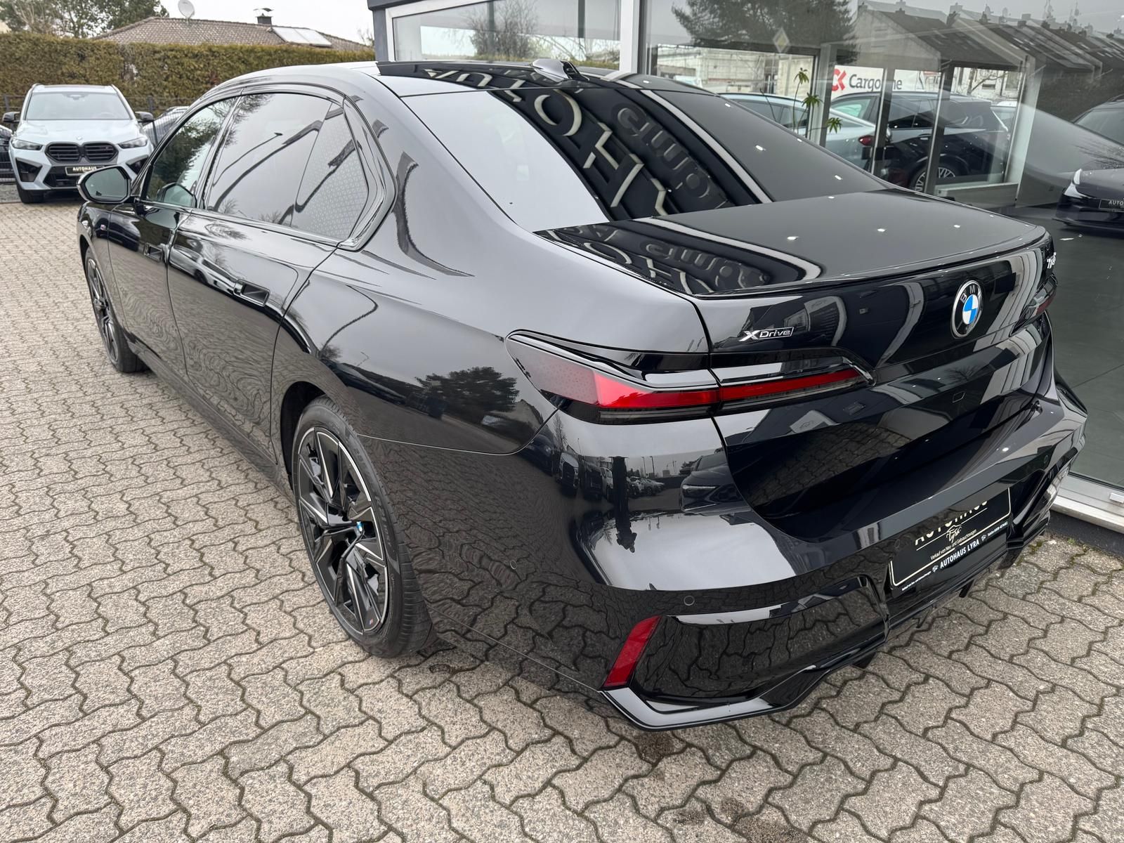 BMW 740d xDrive M-Sport Pro*PANO*B&W*360°KAM*STANDH*