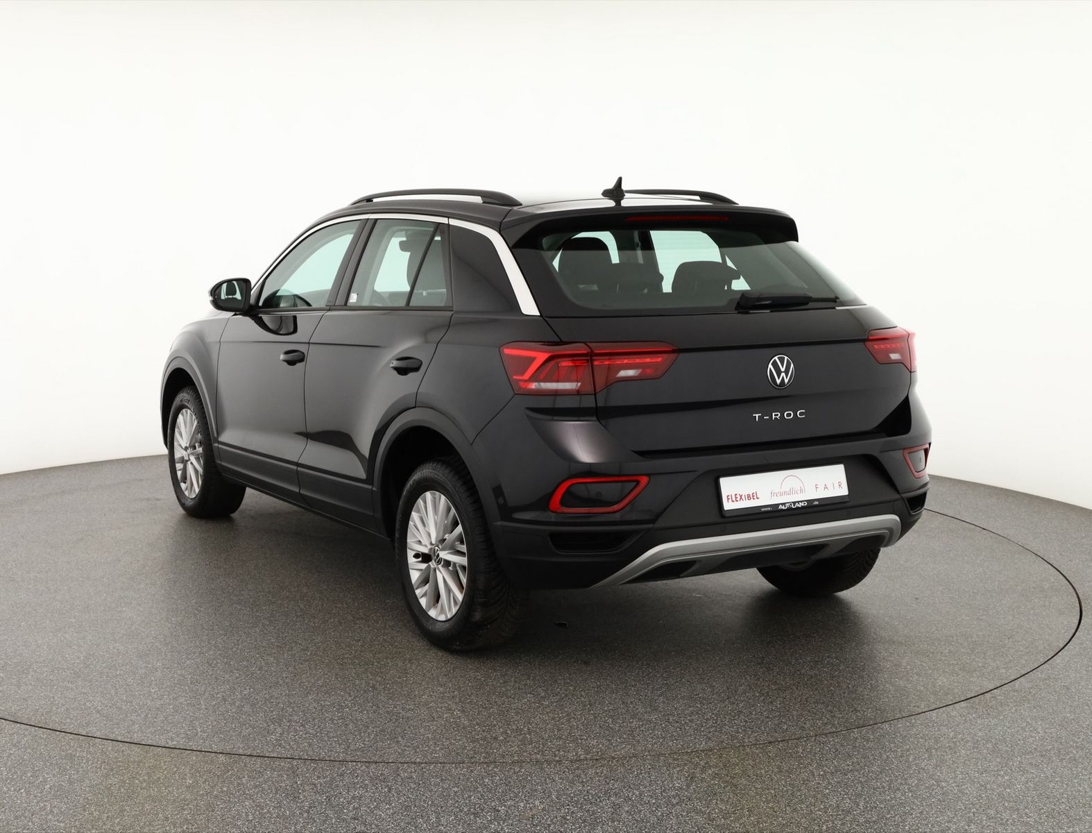 Volkswagen T-Roc 1.5 TSI DSG - Samsaru's Car Outlet