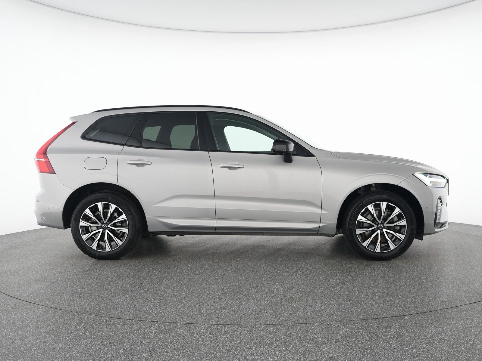 Volvo XC60 B4 Diesel AWD Plus Dark STANDHZ*360*GSHD