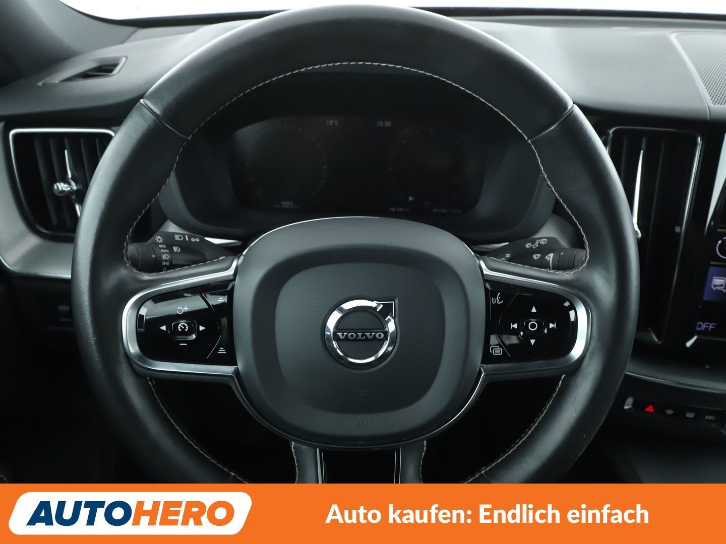 Volvo XC60 2.0 B5 Diesel R-Design AWD Aut.*NAVI*HK*ACC