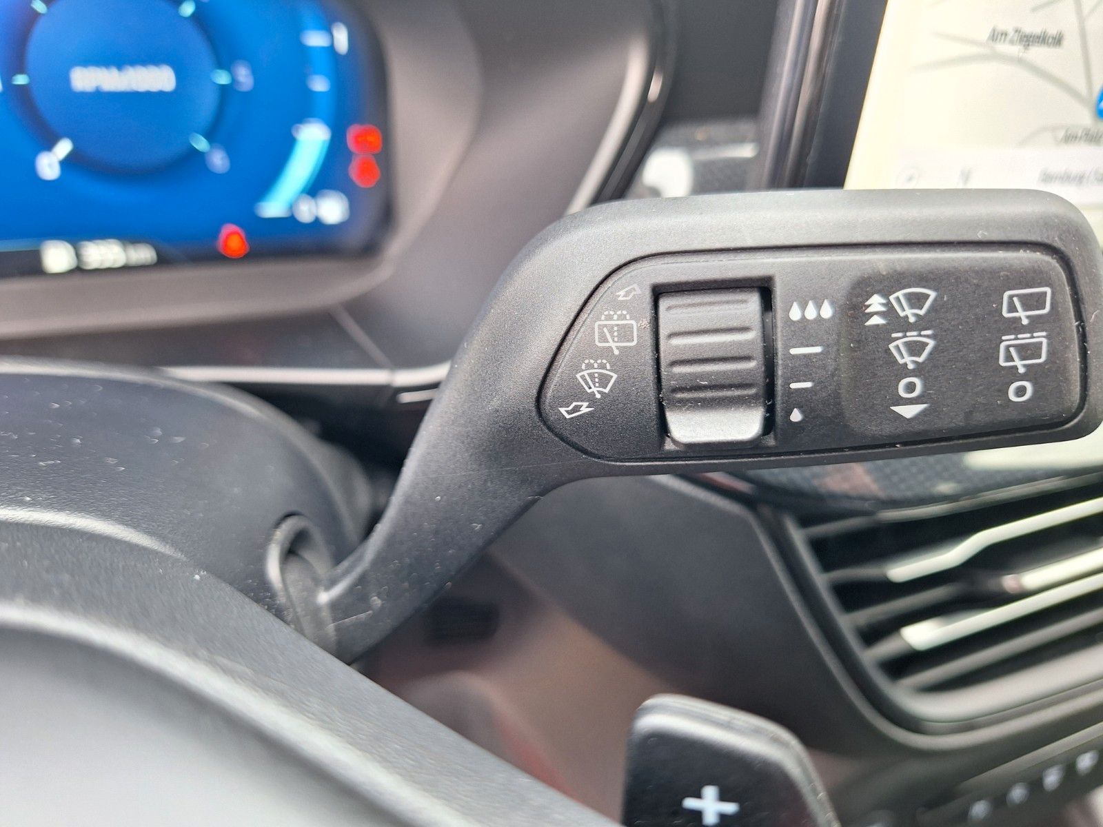 Ford Focus Turnier ST-Line X AHK NAVI LED PDC RFK LMF