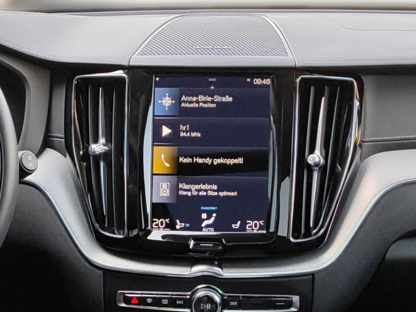 Volvo XC60 T8 Inscription Recharge Plug-In Hybrid AWD - Samsaru's Car Outlet
