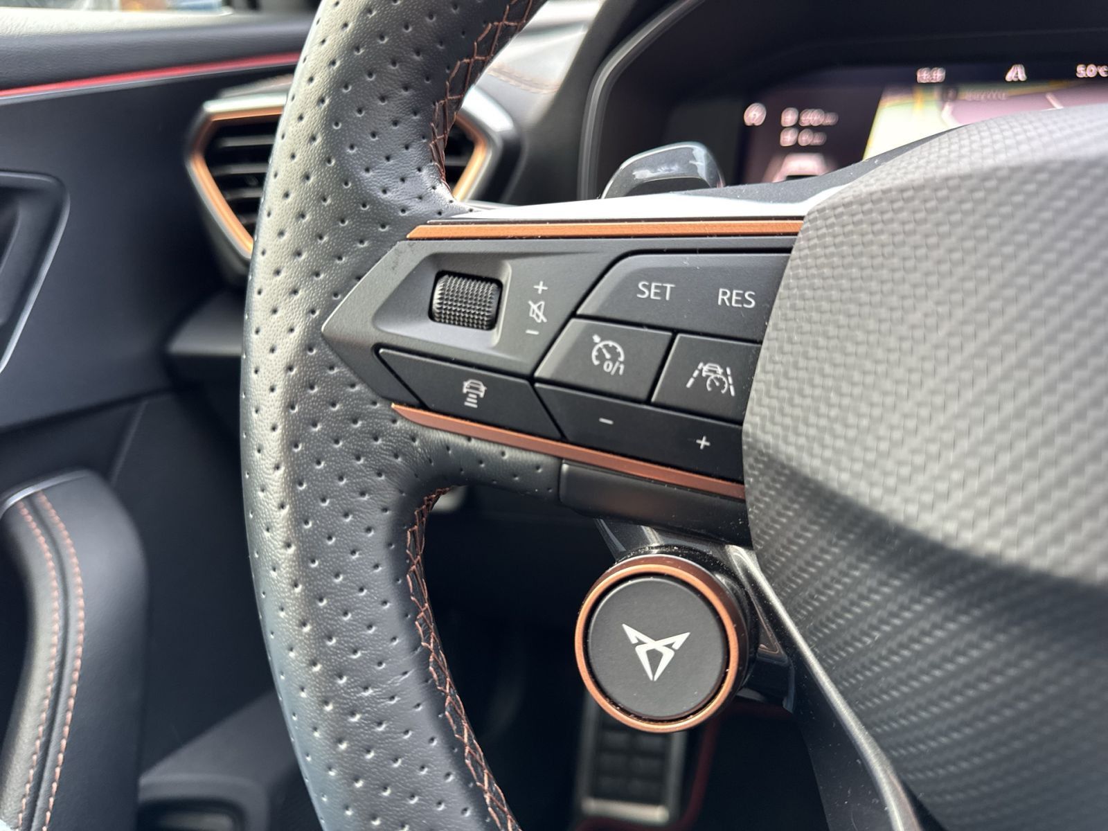 Cupra Formentor VZ e-Hybrid AHK/Matrix/Pano/Nav/DCC/AC