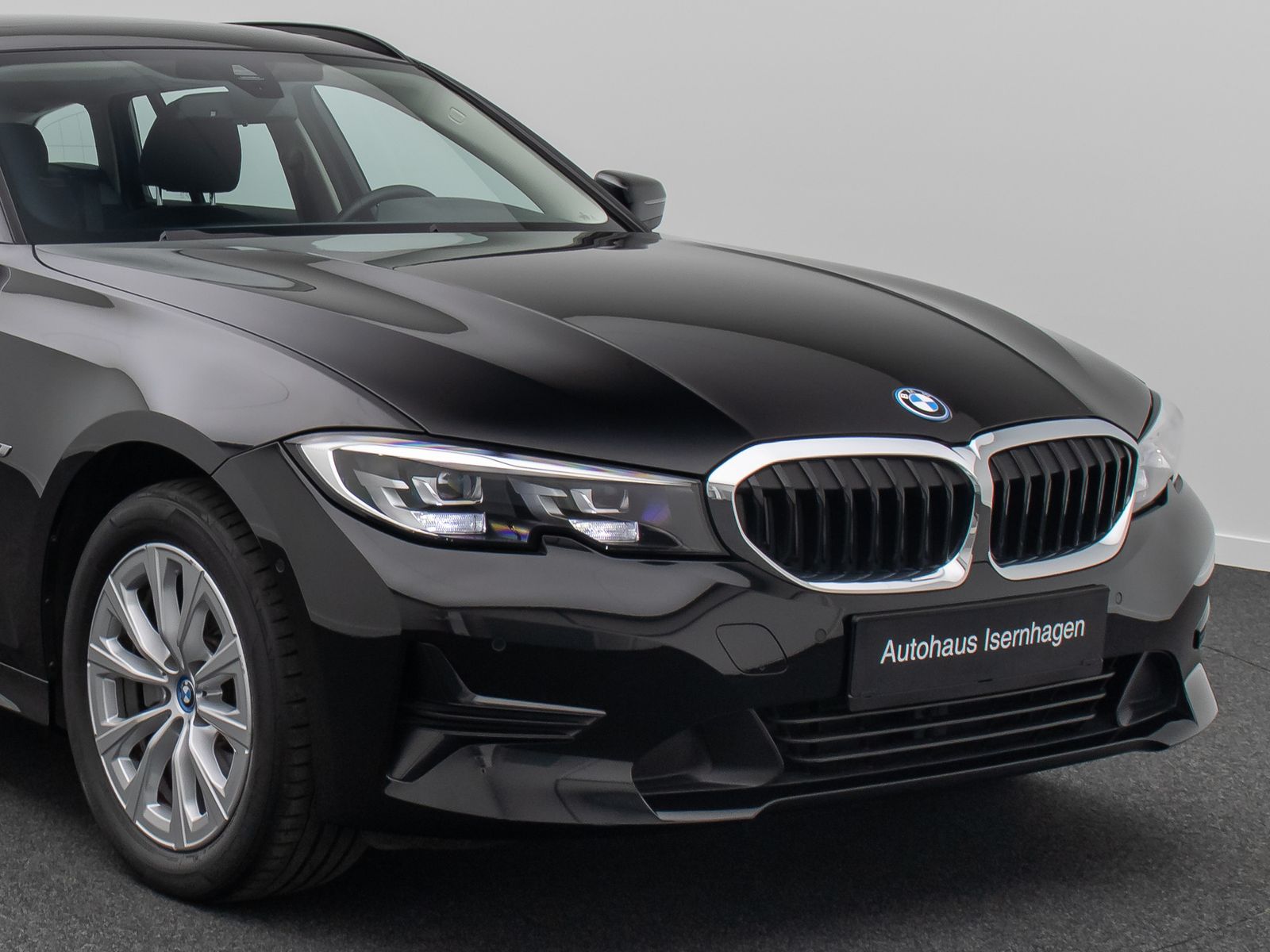 BMW 320e - Samsaru's Car Outlet