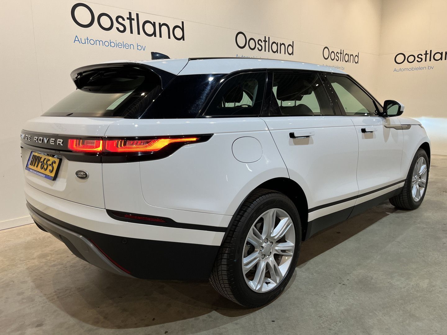 Range Rover Velar 2.0 P400e AWD PHEV - Samsaru's Car Outlet