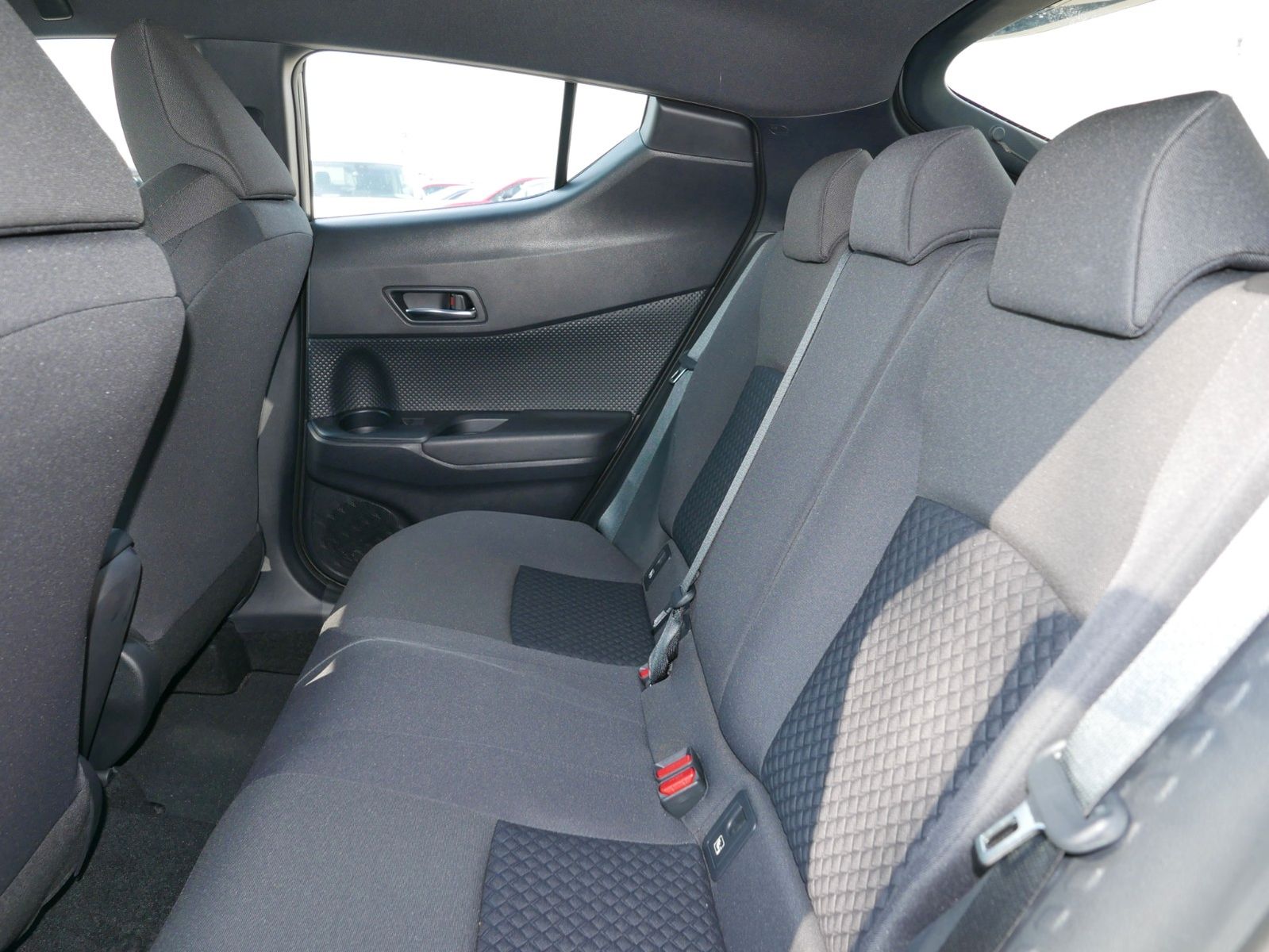 Toyota C-HR Hybrid Flow - Samsaru's Car Outlet