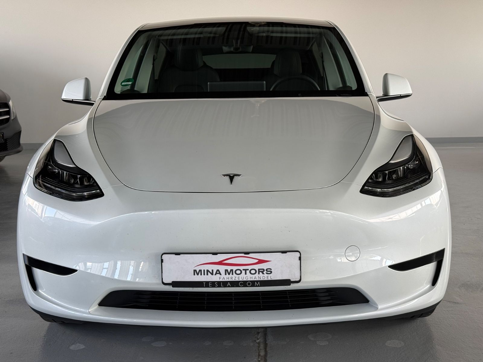 Tesla Model Y Standard Range RWD