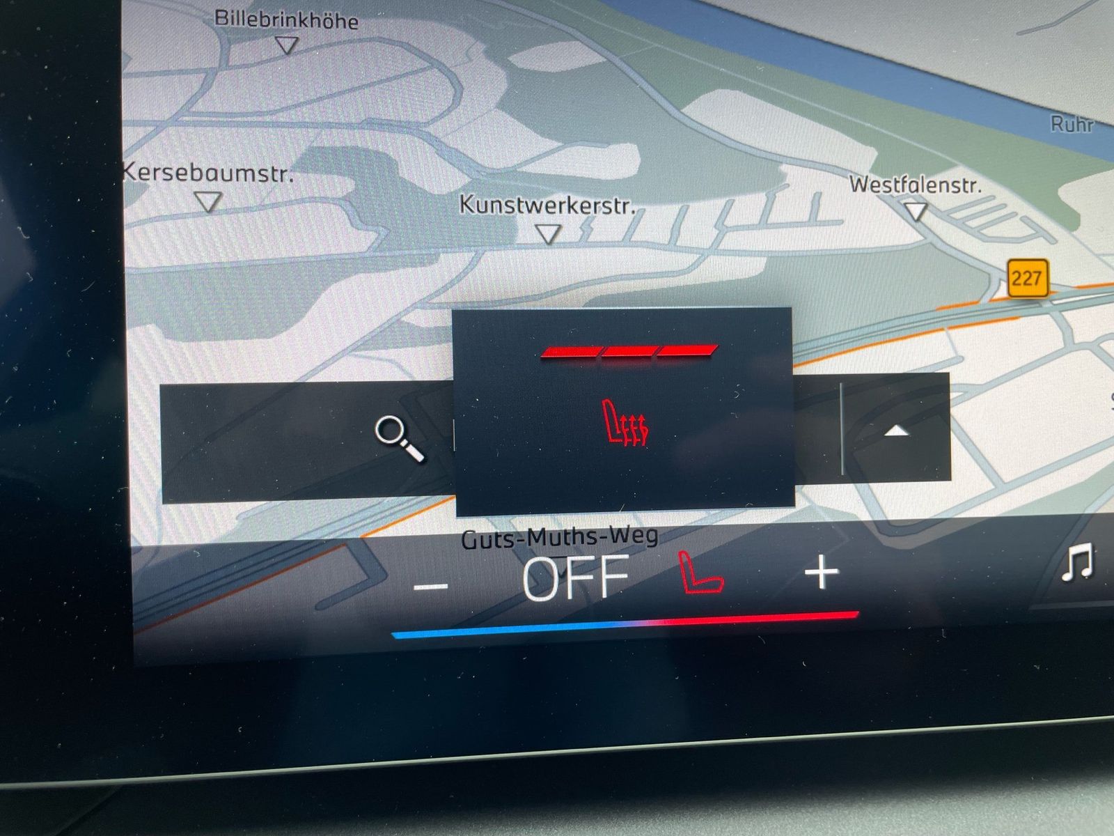 BMW 318i Touring || AHK ACC 360° Keyless eSitze LED