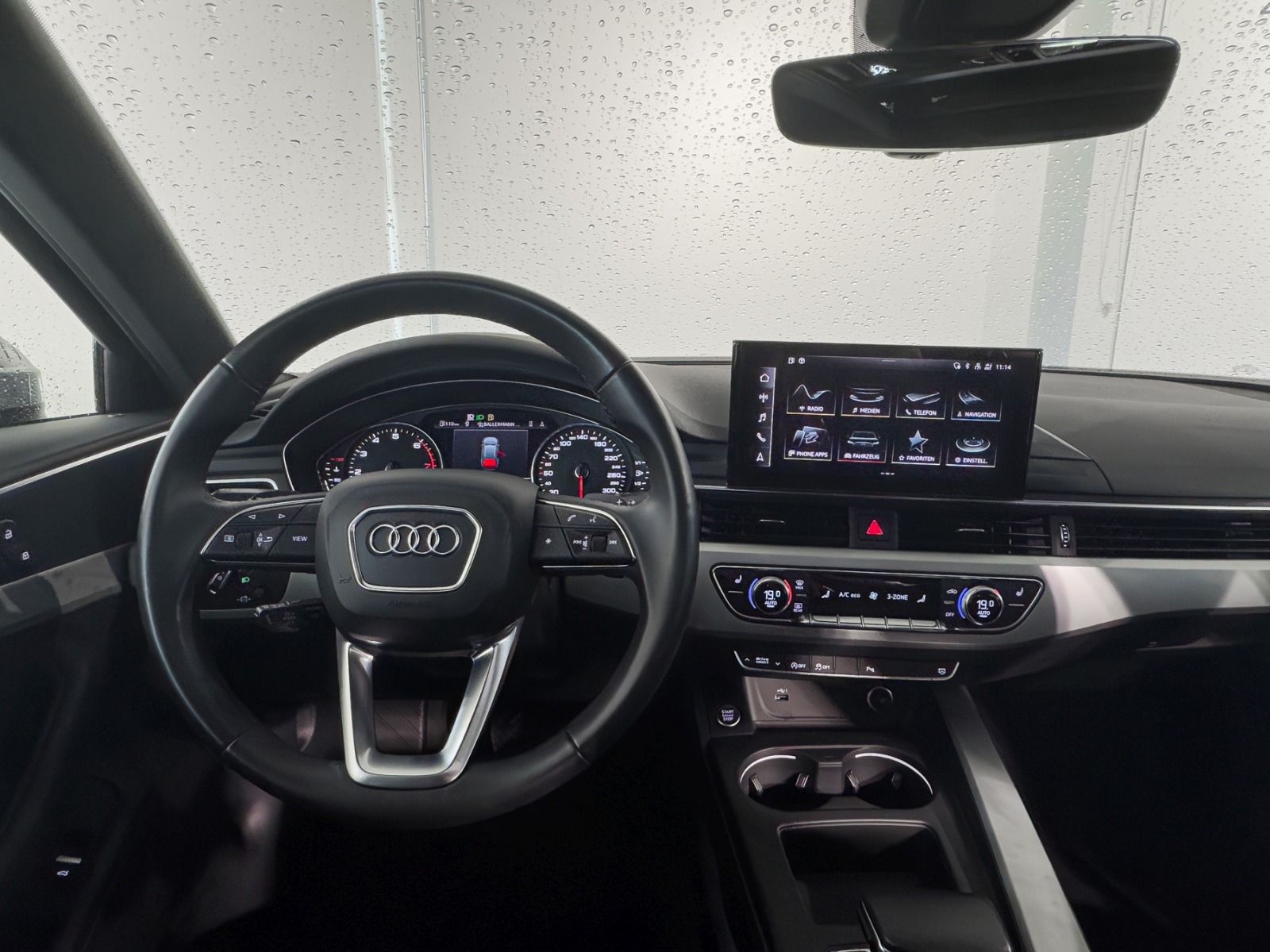 Audi A4 Avant 40 TFSI S tronic - Samsaru's Car Outlet