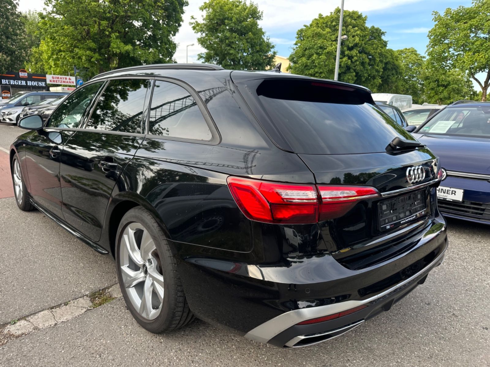Audi A4 Avant 35 TFSI S-LINE - Samsaru's Car Outlet