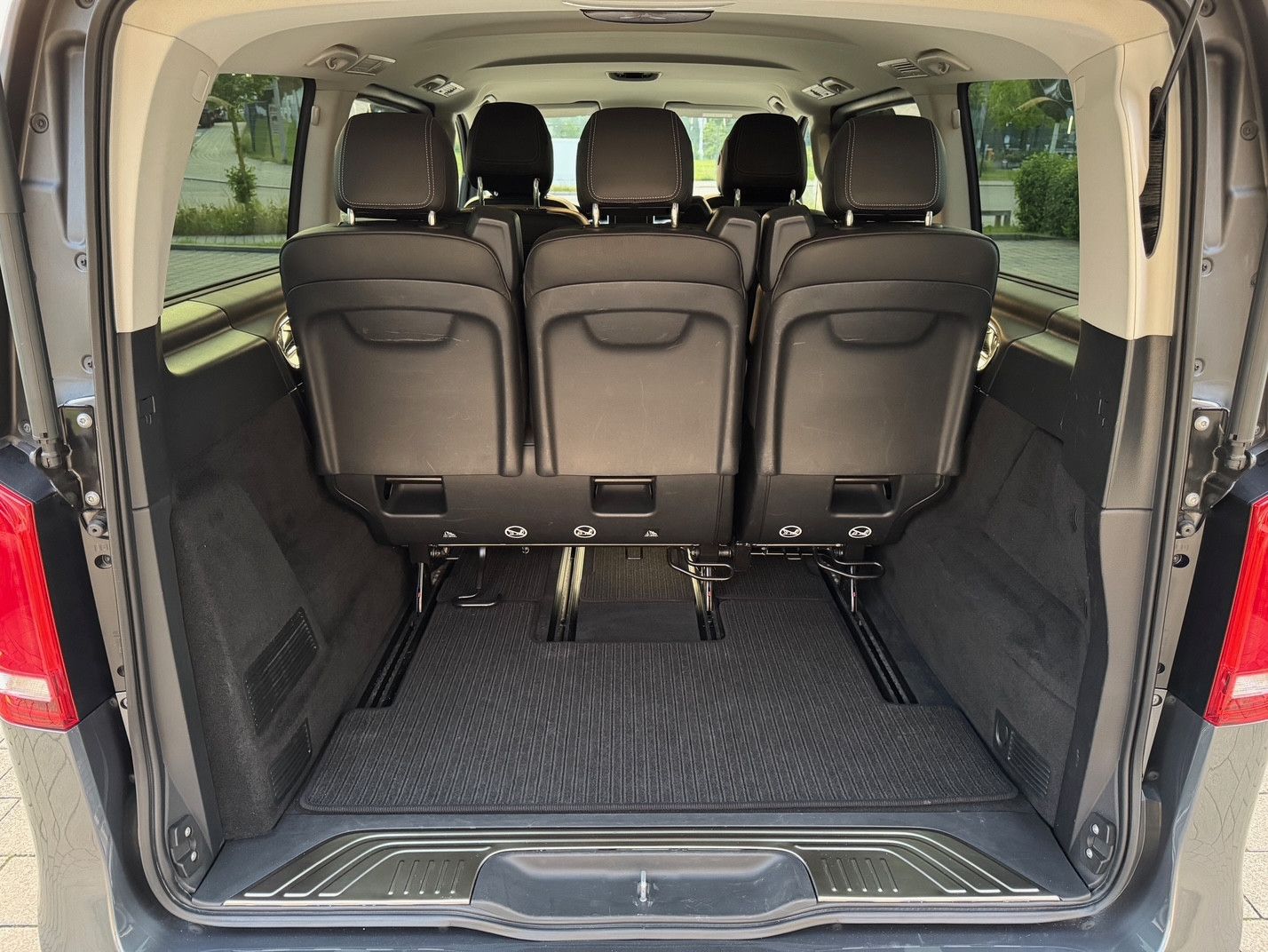 Mercedes-Benz V 220 V-Klasse Long - Samsaru's Car Outlet